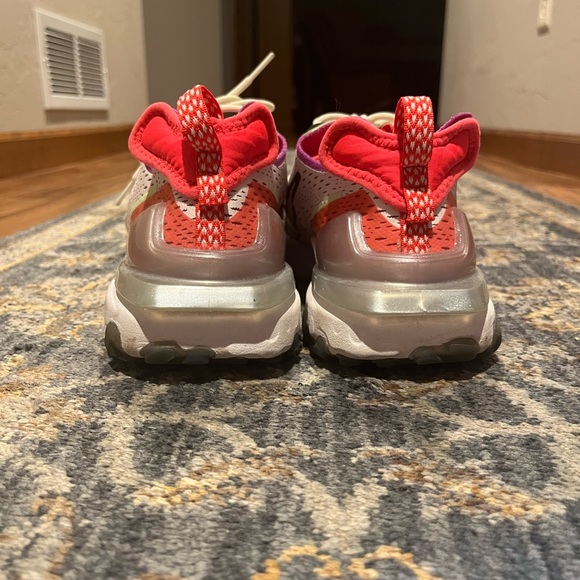 Nike React - Picture 2 of 4